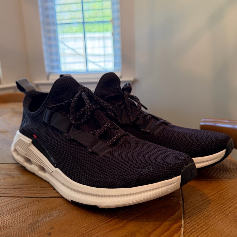 OnCloud Cloudeasy Athletic/Running Men's Black Athletic Shoes